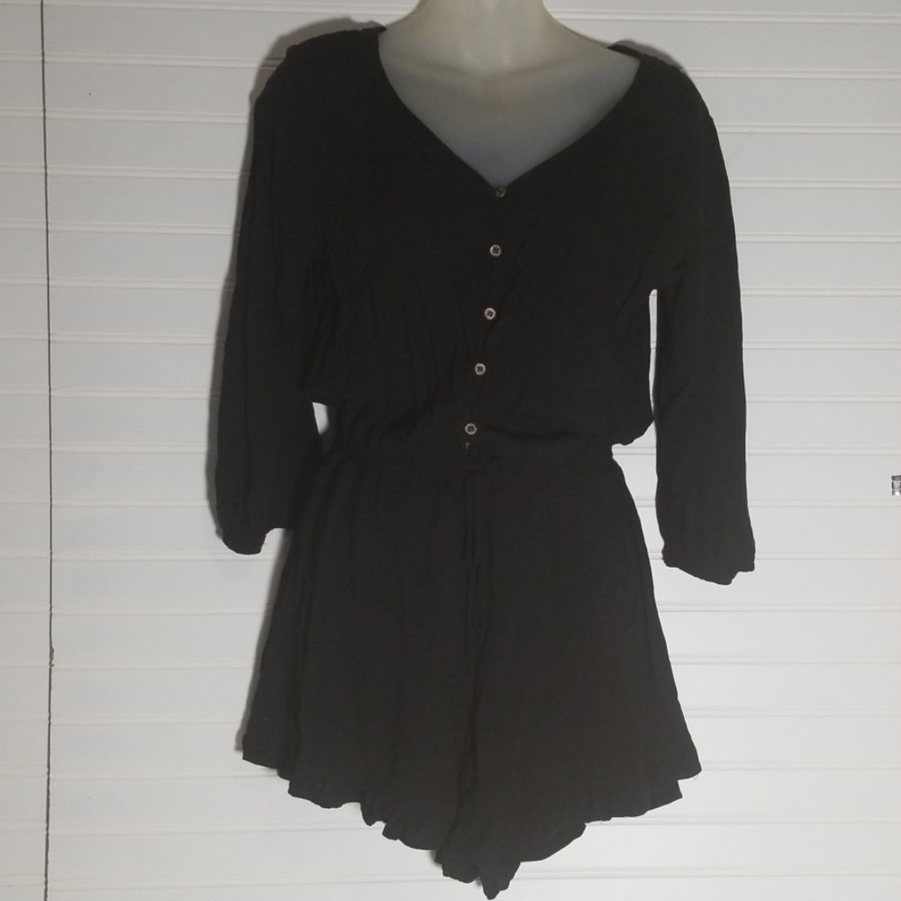 Mossimo 3/4 sleeve black shorts romper